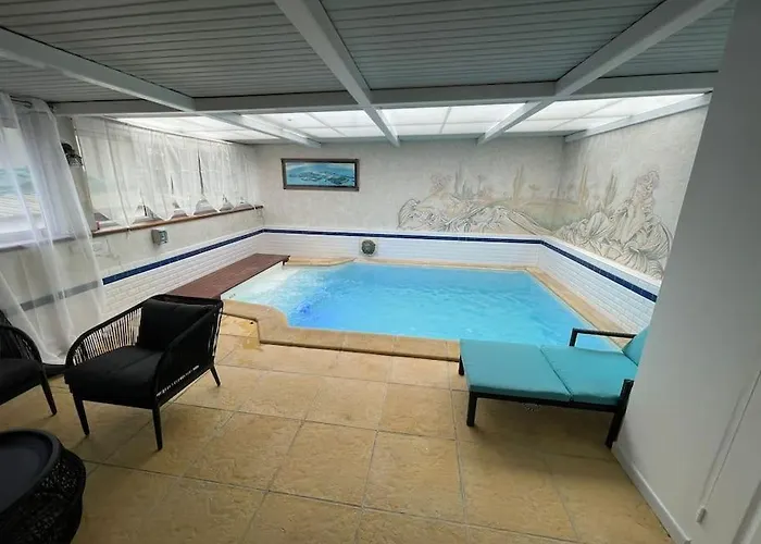 Pool & Chill 아파트 *