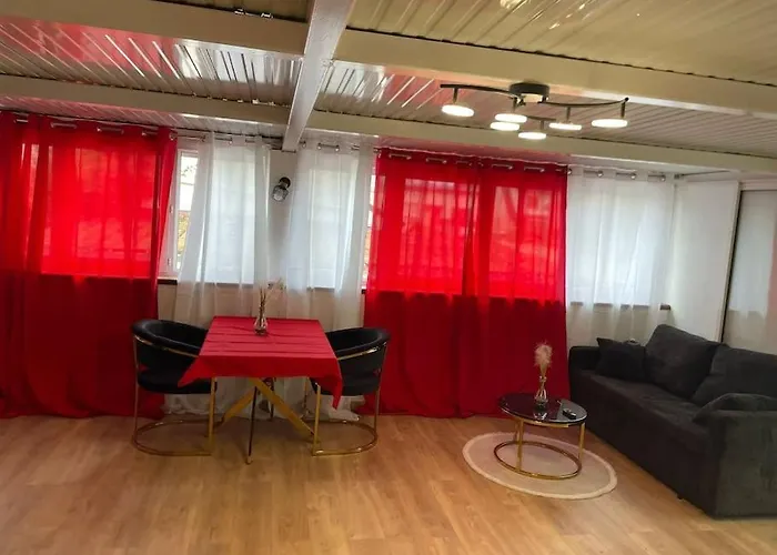 Pool & Chill 피에르피트 쉬르 센