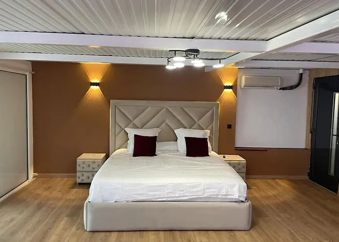 Pool & Chill 아파트